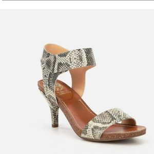 Vince Camuto Olinsa Natural Gold Metallic Snake Leather Cork Trimmed Sandal 8.5